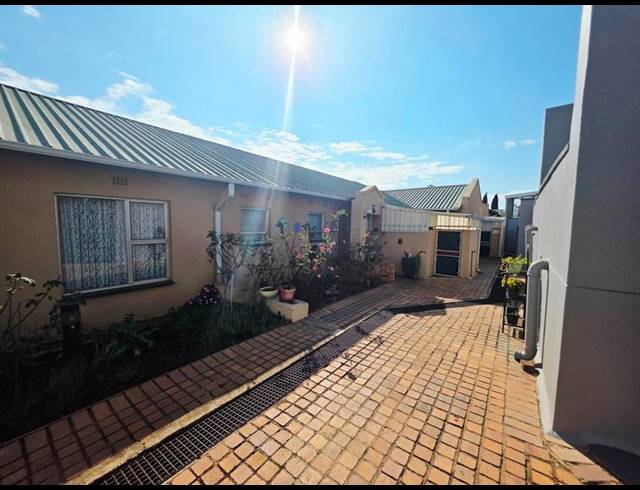 2 BEDROOM HOUSE FOR SALE IN TERENURE